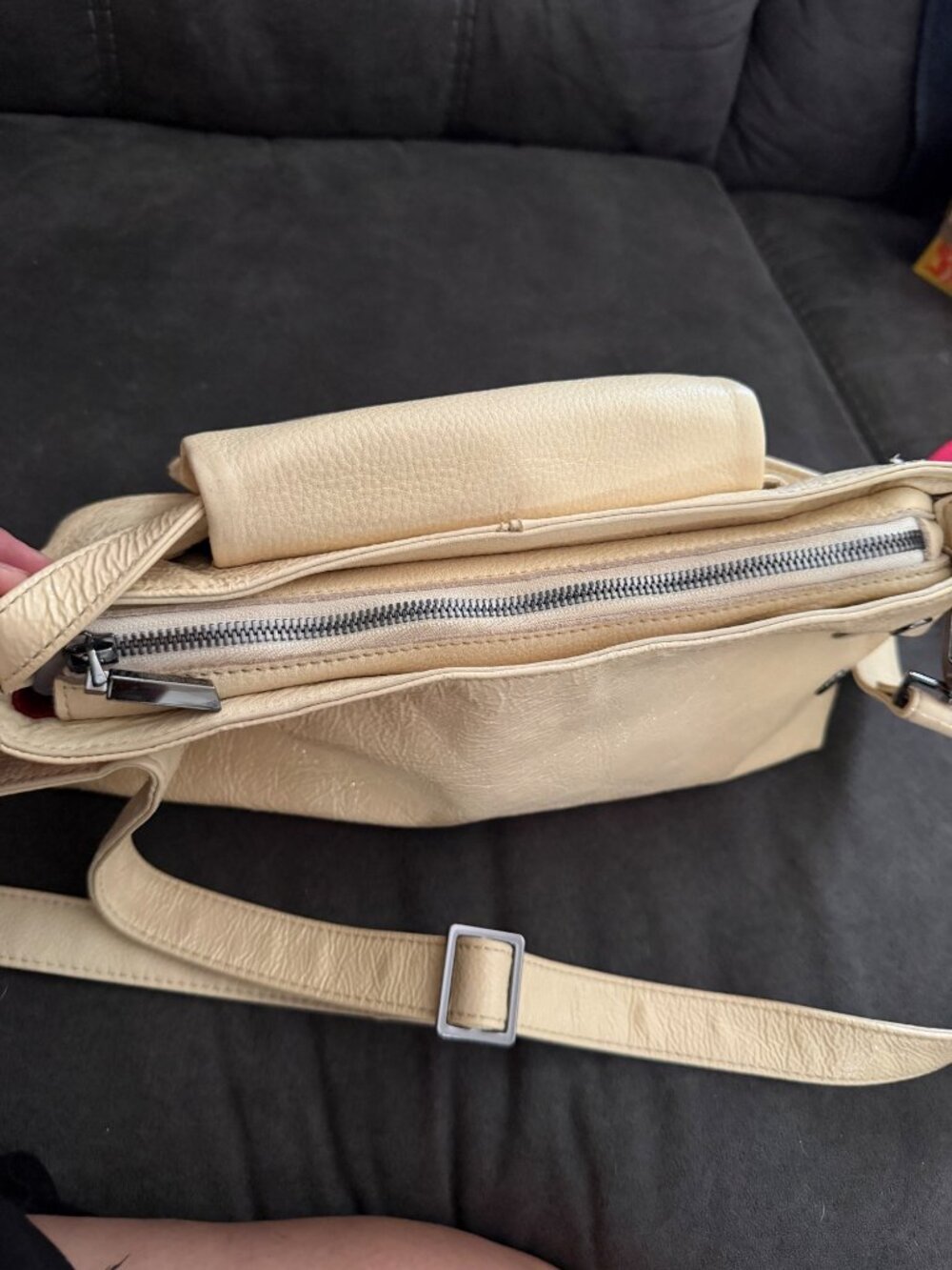 Hammitt VIP Satchel Cream Textured Leather Shoulder Bag With Stud Accents & Remo - Picture 11 of 13